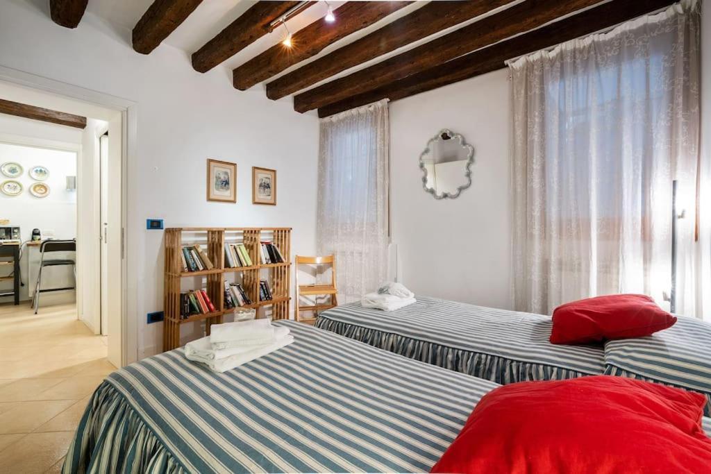 Riva Di Biasio & Sestiere Santa Croce X4 Apartament